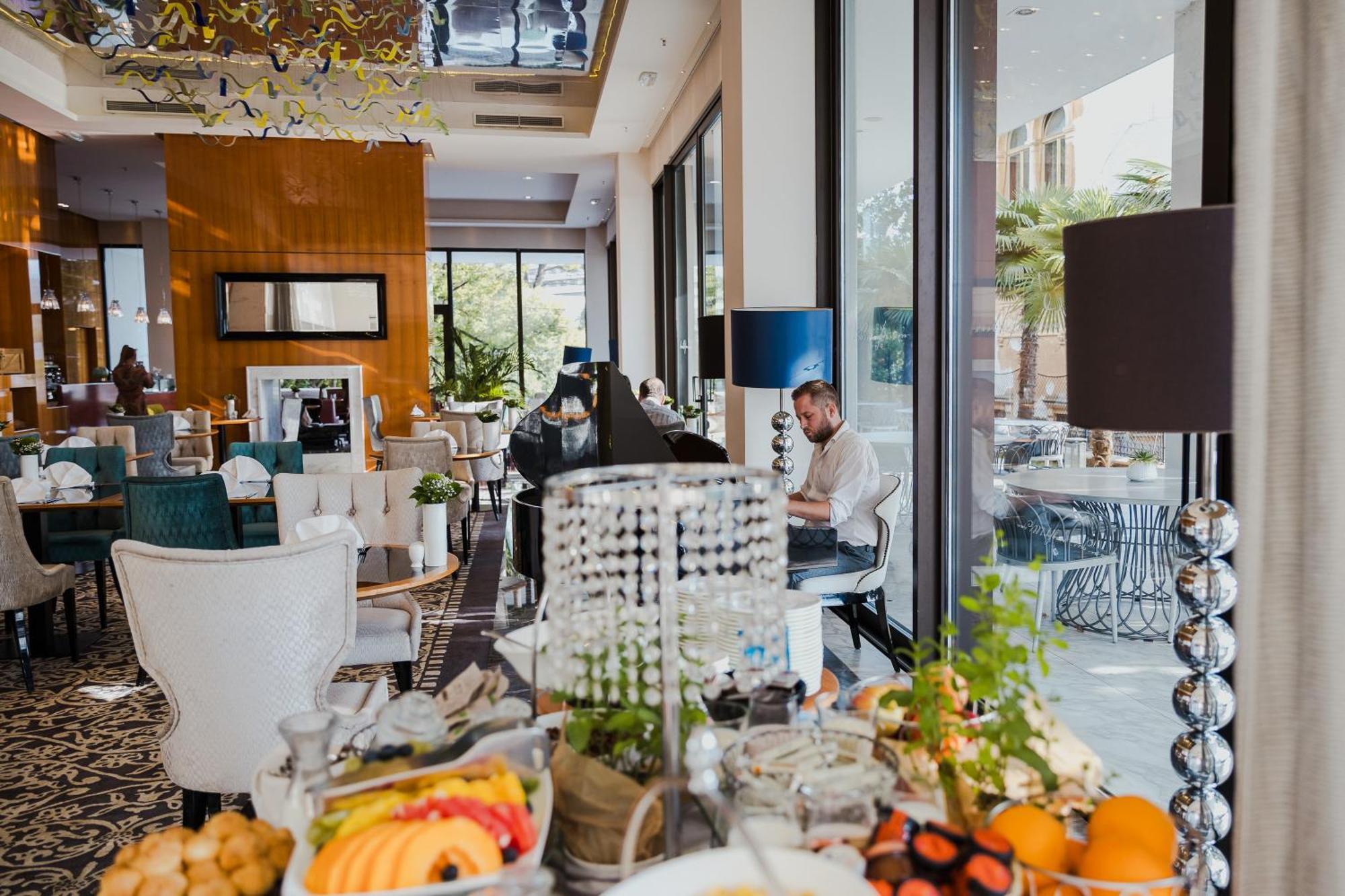 Amadria Park Hotel Royal Opatija Bagian luar foto